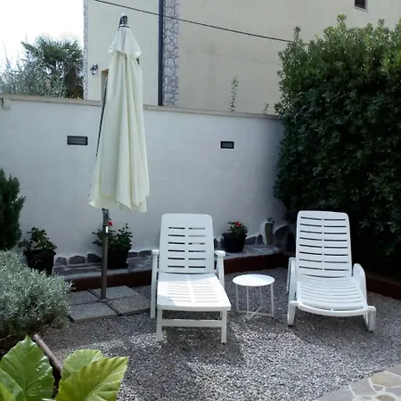 Mima Daire Porat (Krk)